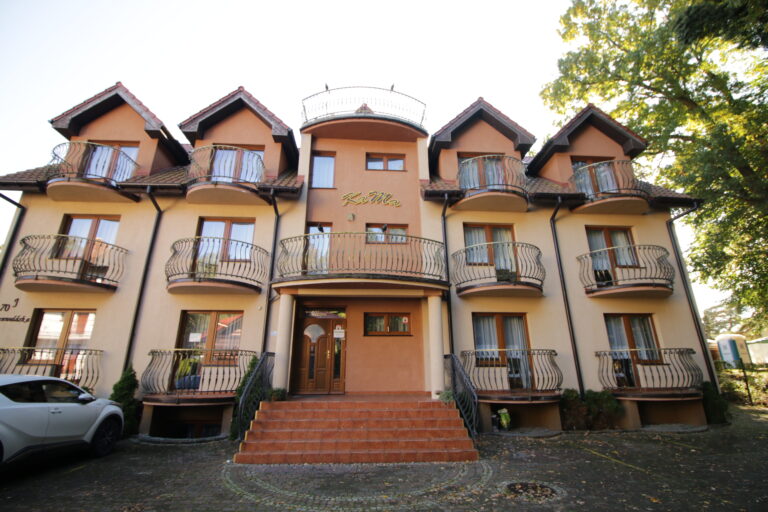 Fasada pensjonatu Baltic Villa w Pobierowie